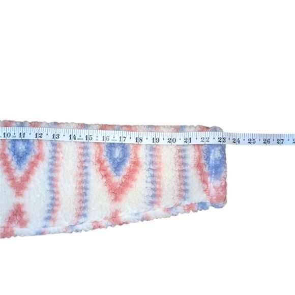 Crane Women’s Aztec Print Fleece Pullover | Size Large - Picture 6 of 6